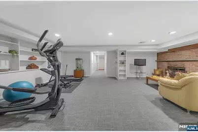 130 Pearl Brook Drive, Clifton, NJ 07013 - Photo 33