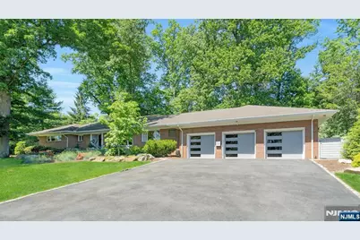 130 Pearl Brook Drive, Clifton, NJ 07013 - Photo 5