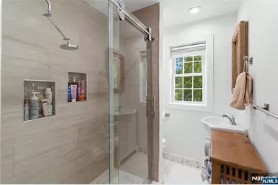 475 Albert Place, New Milford, NJ 07646 - Photo 21