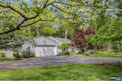 1 Hickory Lane, Roseland, NJ 07068 - Photo 7