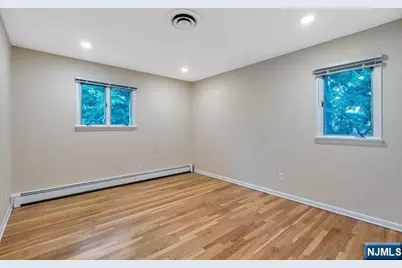 32 Rock Road, Englewood Cliffs, NJ 07632 - Photo 19