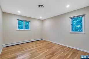 32 Rock Rd, Englewood Cliffs, NJ 07632 - Photo 19