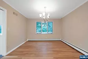 32 Rock Rd, Englewood Cliffs, NJ 07632 - Photo 9