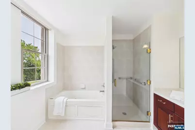 3405 Rio Vista Drive 3405 #3405, Mahwah, NJ 07430 - Photo 21