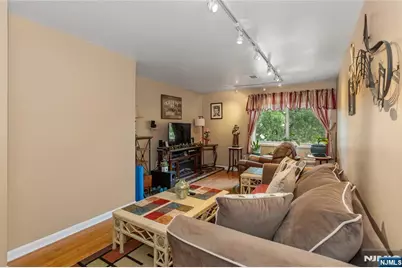 289 Valley Boulevard 2D #2D, Wood Ridge, NJ 07075 - Photo 15