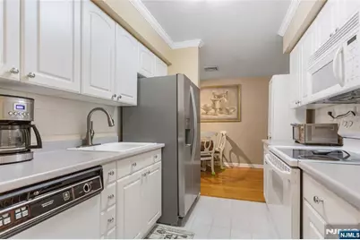 289 Valley Boulevard 2D #2D, Wood Ridge, NJ 07075 - Photo 11