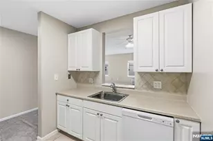 905 River Road 228, Edgewater, NJ 07020 - Photo 3