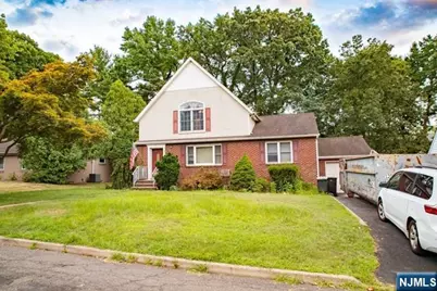 16 Broad Avenue, Paramus, NJ 07652 - Photo 3