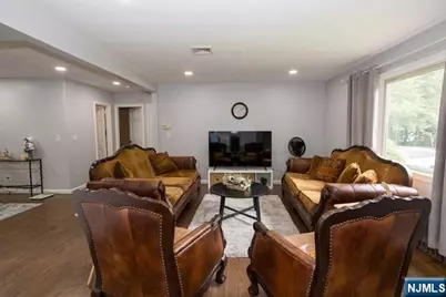16 Broad Avenue, Paramus, NJ 07652 - Photo 5