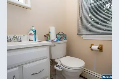 16 Broad Avenue, Paramus, NJ 07652 - Photo 17