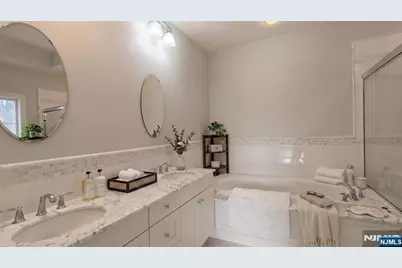 1600 Kaufer Lane 5 #5, Fort Lee, NJ 07024 - Photo 17