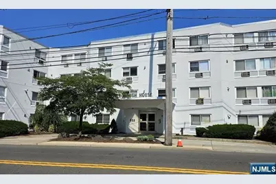 333 Grand Avenue 4D #4D, Palisades Park, NJ 07650 - Photo 1