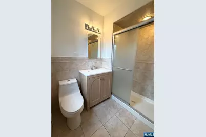 75 Maitland Place, Garfield, NJ 07026 - Photo 5