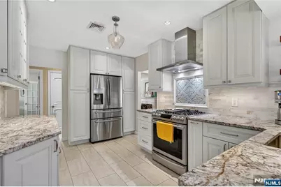 347 Westview Avenue, Fort Lee, NJ 07024 - Photo 7