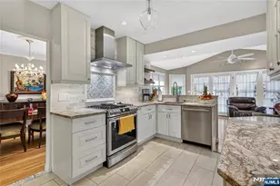 347 Westview Ave, Fort Lee, NJ 07024 - Photo 9