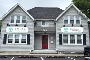 763 River Road 5, Teaneck Township, NJ 07666 - Photo 1