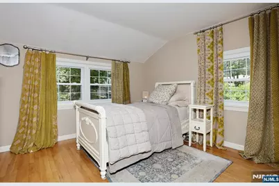 153 Bergen Avenue, Waldwick, NJ 07463 - Photo 23