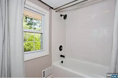153 Bergen Avenue, Waldwick, NJ 07463 - Photo 29