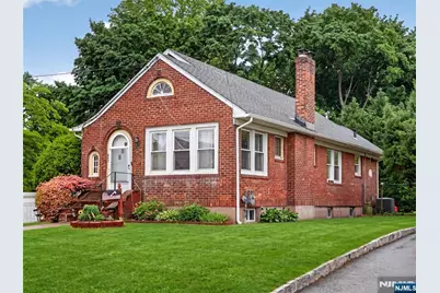 643 Stockton Street, New Milford, NJ 07646 - Photo 3