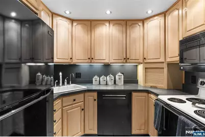 7855 Boulevard East 19G #19G, North Bergen, NJ 07047 - Photo 5