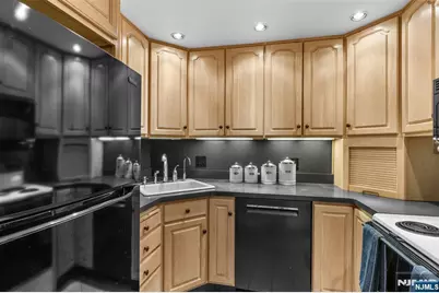 7855 Boulevard East 19G #19G, North Bergen, NJ 07047 - Photo 7