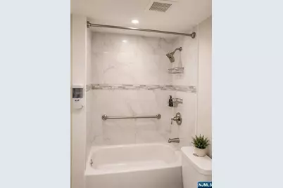55 Helen, Moonachie, NJ 07074 - Photo 5
