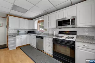 28 Sylvan Ave, Bergenfield, NJ 07621 - Photo 7