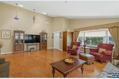 805 Washburn Street, Teaneck Township, NJ 07666 - Photo 3