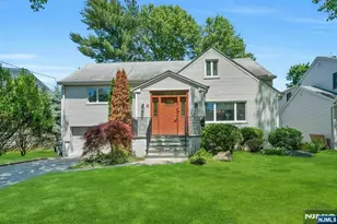 805 Washburn St, Teaneck Township, NJ 07666 - Photo 1