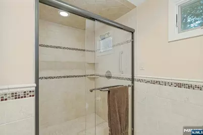 805 Washburn Street, Teaneck Township, NJ 07666 - Photo 23