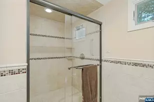805 Washburn St, Teaneck Township, NJ 07666 - Photo 23