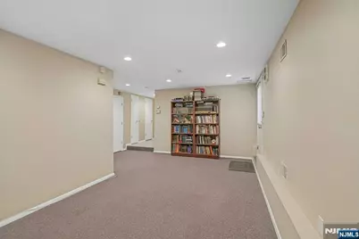 805 Washburn Street, Teaneck Township, NJ 07666 - Photo 25