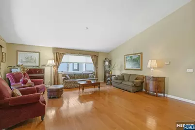 805 Washburn Street, Teaneck Township, NJ 07666 - Photo 5