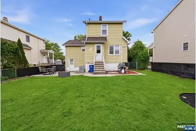 112 Bell Avenue, Hasbrouck Heights, NJ 07604 - Photo 17