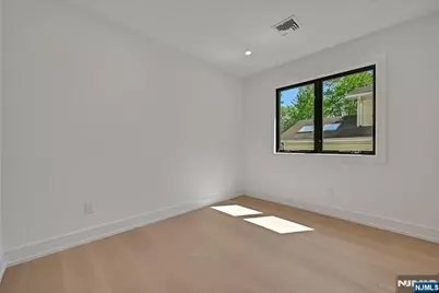 229 Hickory Avenue, Tenafly, NJ 07670 - Photo 23