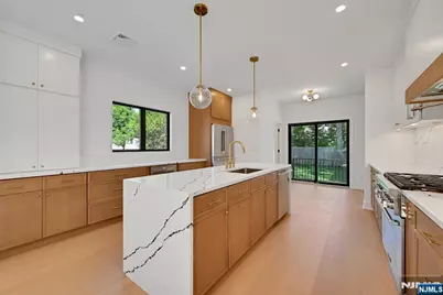 229 Hickory Avenue, Tenafly, NJ 07670 - Photo 7