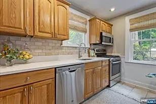 22 Sterling Pl, Glen Rock, NJ 07452 - Photo 9