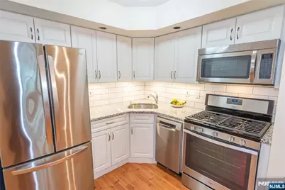 1406 Faulkner Court, Mahwah, NJ 07430 - Photo 11