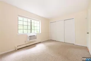 1406 Faulkner Ct, Mahwah, NJ 07430 - Photo 17