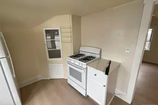 131 Delafield Ave 3Fl, Lyndhurst Township, NJ 07071 - Photo 7