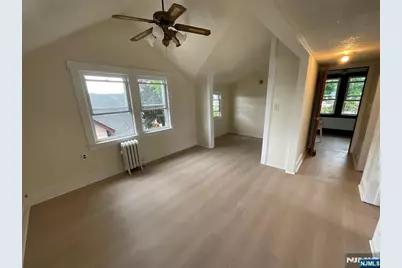 131 Delafield Avenue 3Fl #3FL, Lyndhurst Township, NJ 07071 - Photo 3