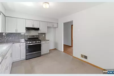 1109 Essex Avenue, Linden, NJ 07036 - Photo 7