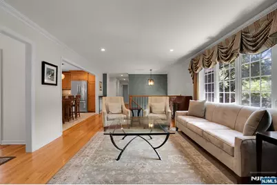 114 Wyckoff Avenue, Wyckoff Township, NJ 07481 - Photo 9