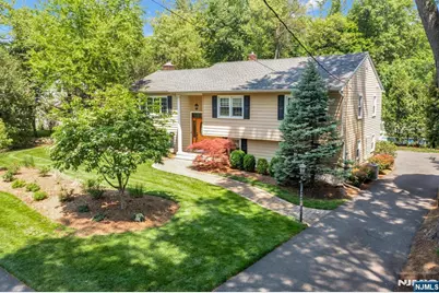 114 Wyckoff Avenue, Wyckoff Township, NJ 07481 - Photo 3
