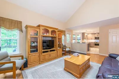 11 Burnham Drive, Pequannock Township, NJ 07444 - Photo 7