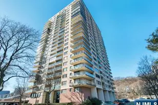 1203 River Road 10L, Edgewater, NJ 07020 - Photo 1