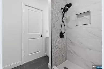 182 N Maple Avenue, East Orange, NJ 07017 - Photo 21