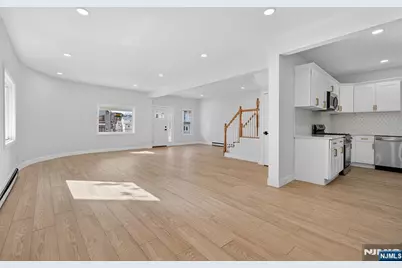 182 N Maple Avenue, East Orange, NJ 07017 - Photo 7