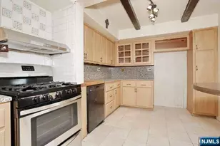 49 S Franklin Ave, Bergenfield, NJ 07621 - Photo 15