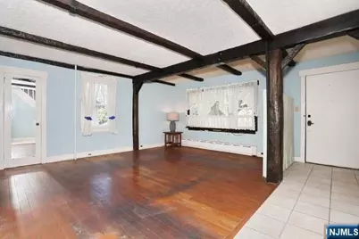 49 S Franklin Avenue, Bergenfield, NJ 07621 - Photo 5